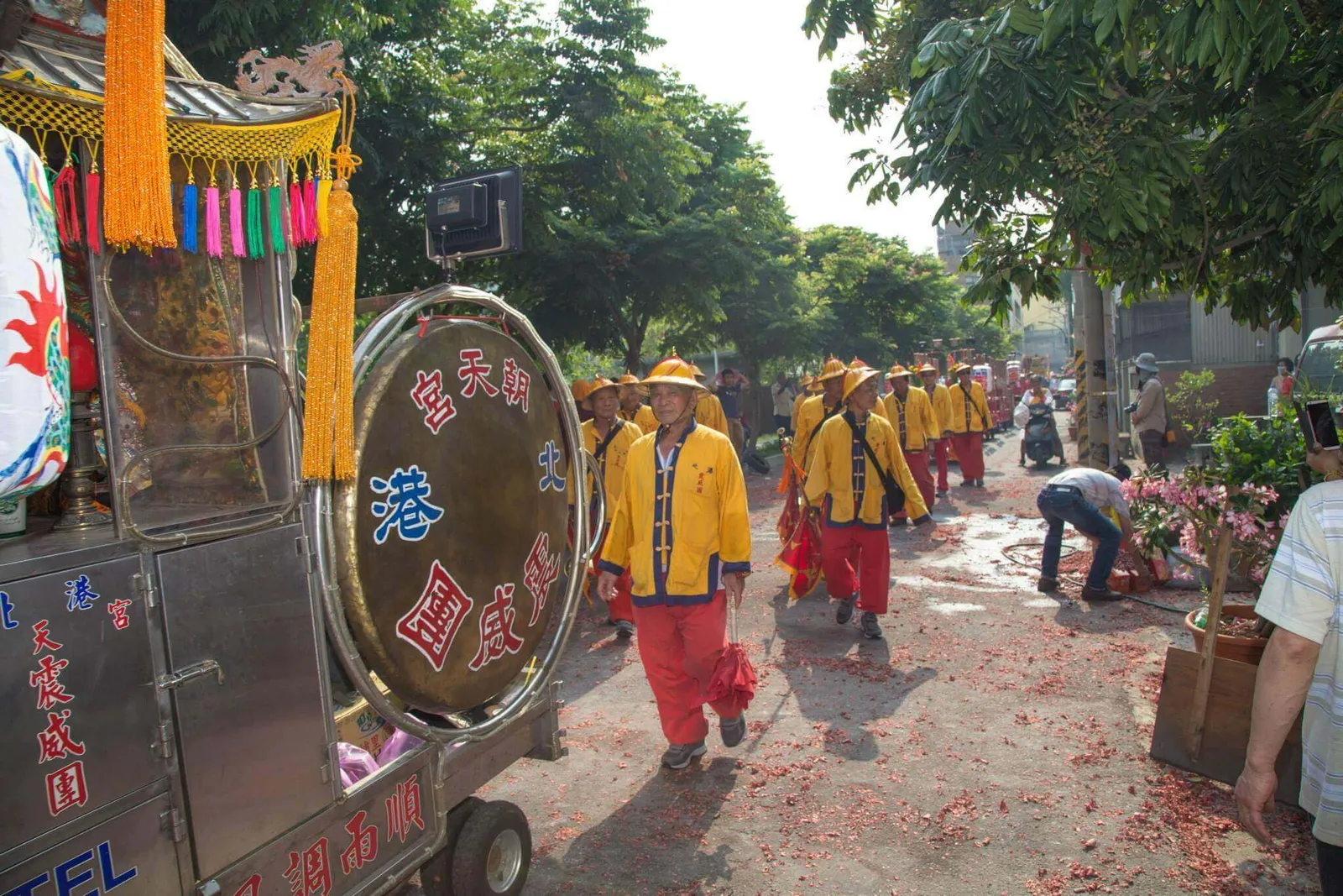 北港迎媽祖隊伍前的 震威團(陳秉祥 攝)