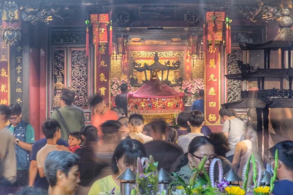明年再一起像候鳥一般,飛回白沙屯媽祖身旁,一起陪伴媽祖婆再次的南下北港進香!